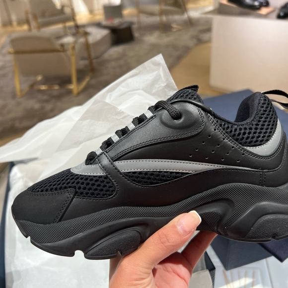 BRAND NEW NEVER WORN. Selling because it is the wrong size. Authentic Dior B22 - Picture 3 of 4